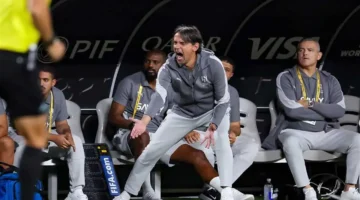 خماسية نظيفة.. إنزاجي متمسك باختيار بنزيمة في تشكيل الهلال أمام الأخدود